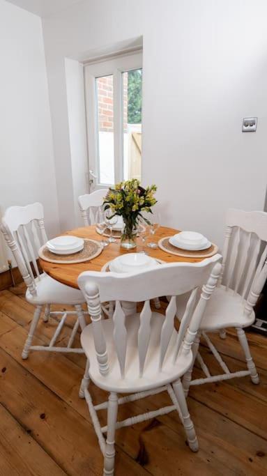 Cosy Cottage In Central Reading Free Parking & Fast Wifi Εξωτερικό φωτογραφία