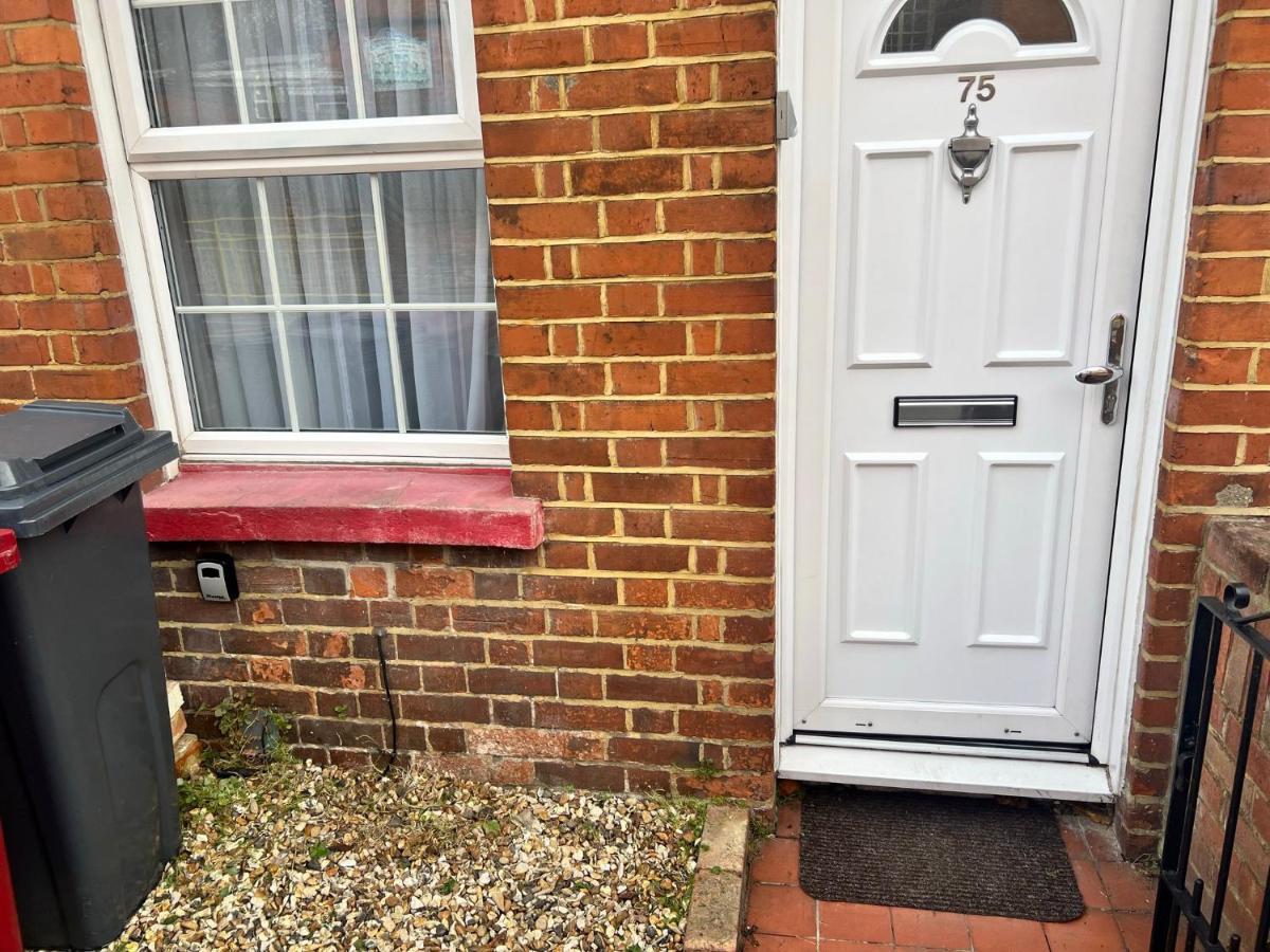 Cosy Cottage In Central Reading Free Parking & Fast Wifi Εξωτερικό φωτογραφία
