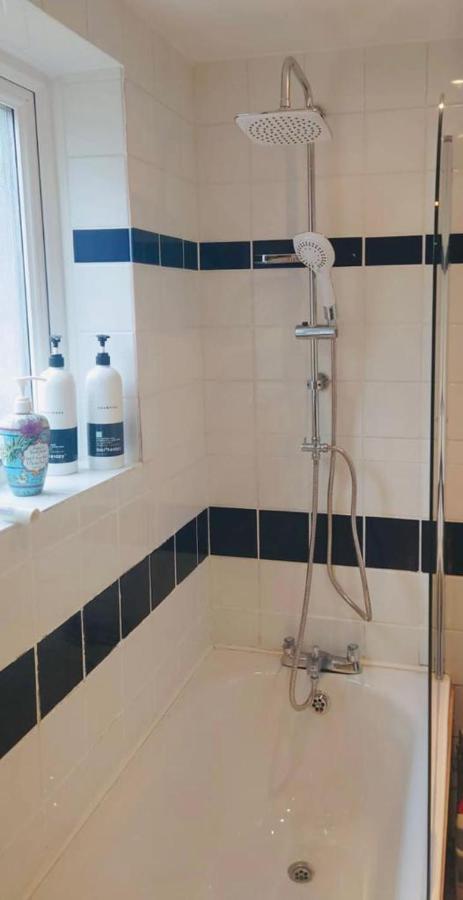 Cosy Cottage In Central Reading Free Parking & Fast Wifi Εξωτερικό φωτογραφία